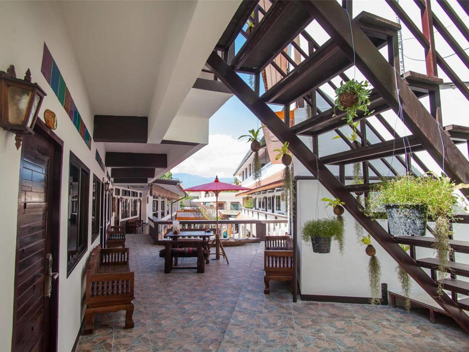 Somwang Boutique Hotel Чиангмай Екстериор снимка